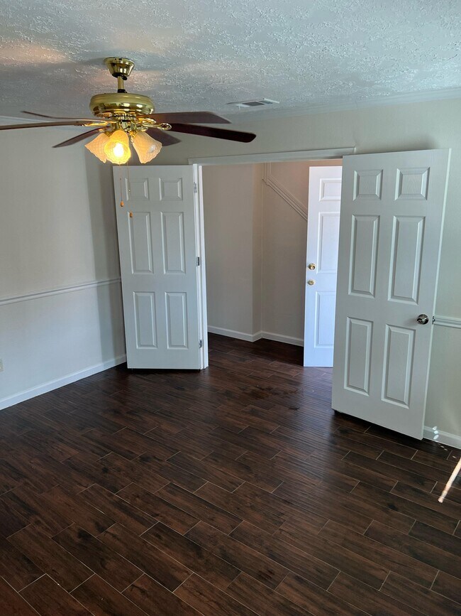 Foto del edificio - 9722 Galston Ln