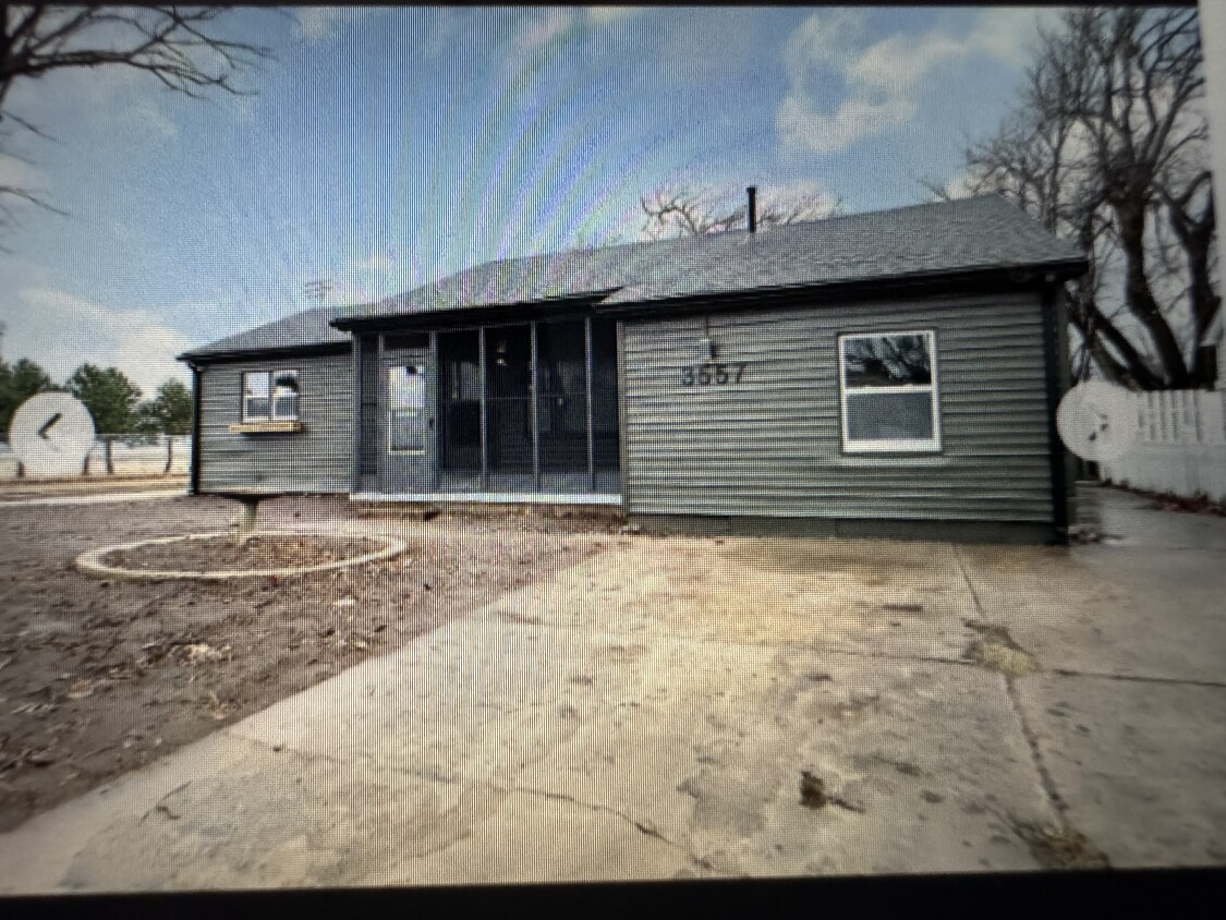 Primary Photo - 3557 S Osage Ave