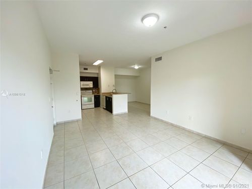 Foto del edificio - 7330 NW 114th Ave