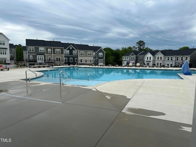 Building Photo - 515 Brushford Ln