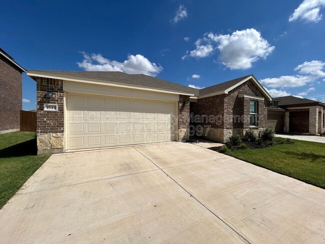 Building Photo - 4644 Benham Dr