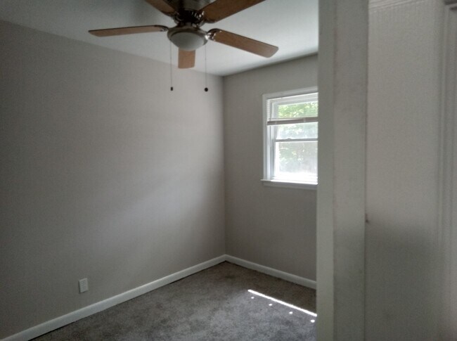 Building Photo - 4600 Pinedale Dr