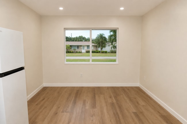 Foto del edificio - 8111 NW 10th St