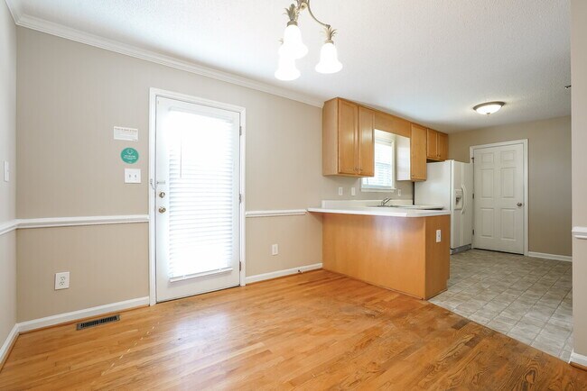 Building Photo - 1505 Woodline Dr