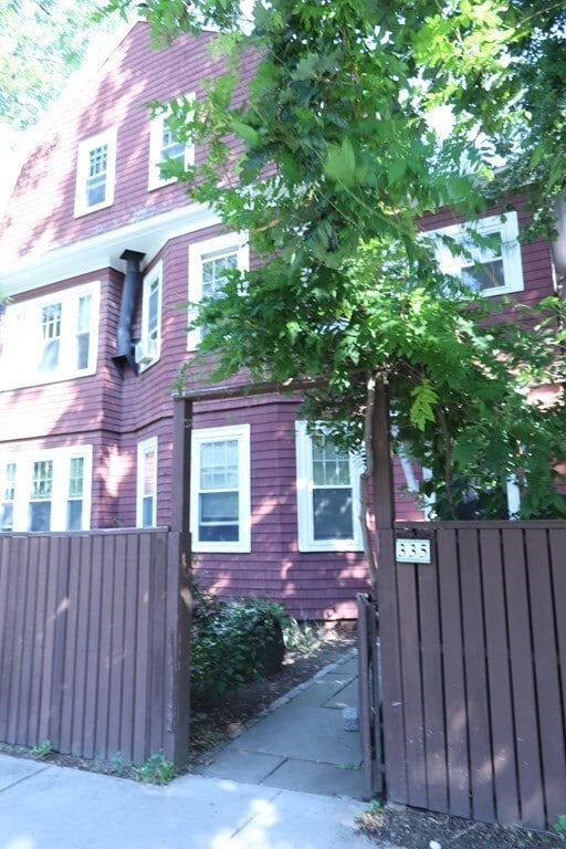 Primary Photo - 335 Huron Ave