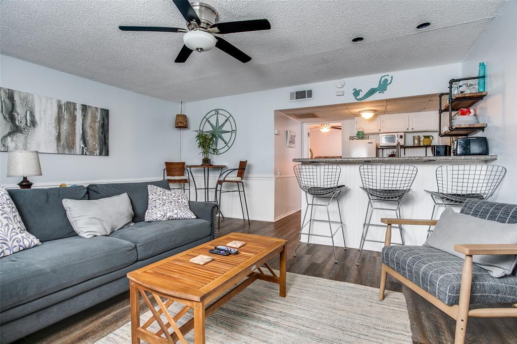 1327 Ave M 1/2 Unit 6, Galveston, TX 77550 Room for Rent in Galveston