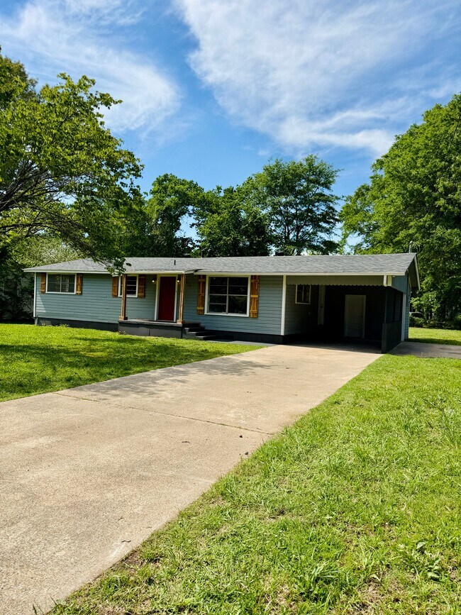 Foto del edificio - 3610 Davis St