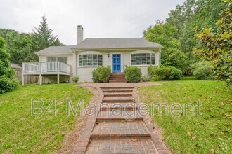 Building Photo - 925 Brentwood Dr