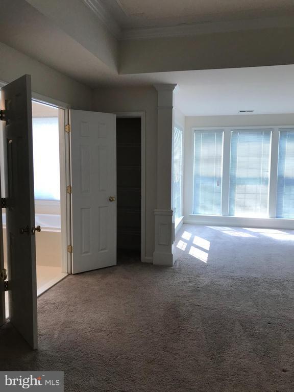 Foto del edificio - 6347 Dunn Ct