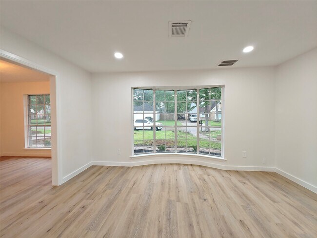 Foto del edificio - 4106 Clovernook Ln