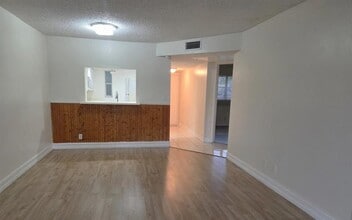 Building Photo - 7901 S Colony Cir