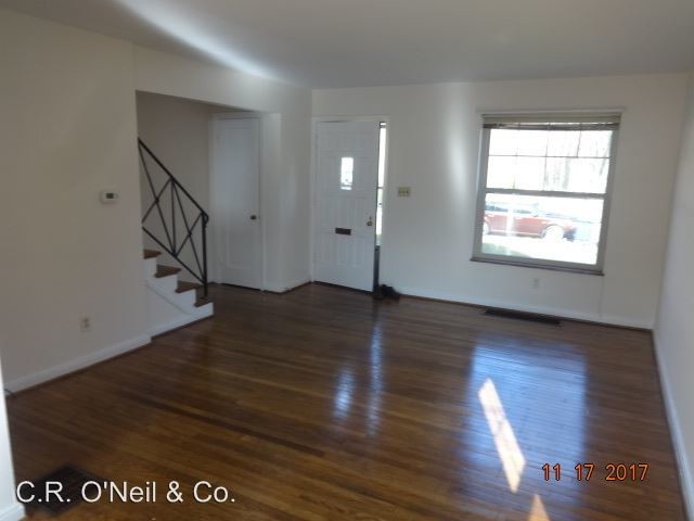 Building Photo - 607-613 Blenheim Rd