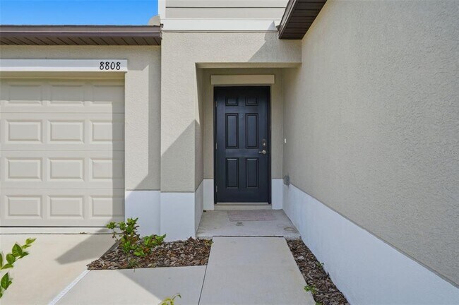 Foto del edificio - 8808 Bay Leaf Dr