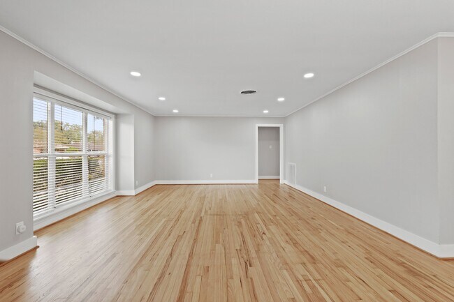 Foto del edificio - 5451 Redstart St