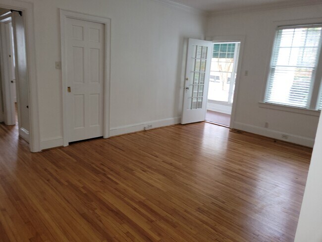 Foto del edificio - 118 Altondale Ave
