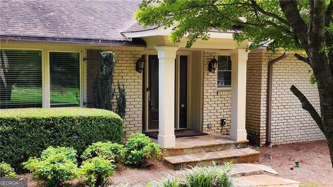 Foto del edificio - 4615 Mystic Dr NE