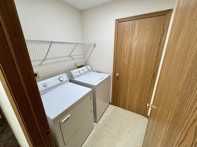 Foto del edificio - 426 Oakwood Ave