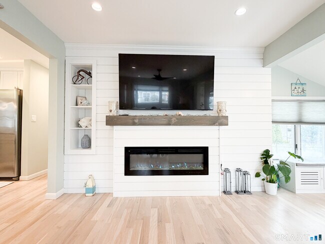 Foto del edificio - 945 E Broadway