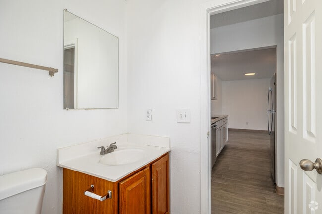 2BR, 1.5BA - 960SF - Second Bathroom - Autumn Place
