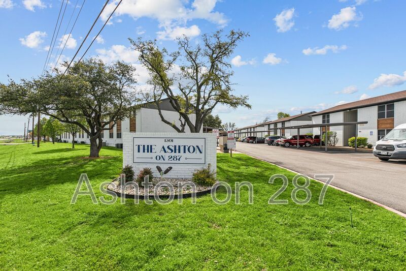 Primary Photo - 1301 US-287