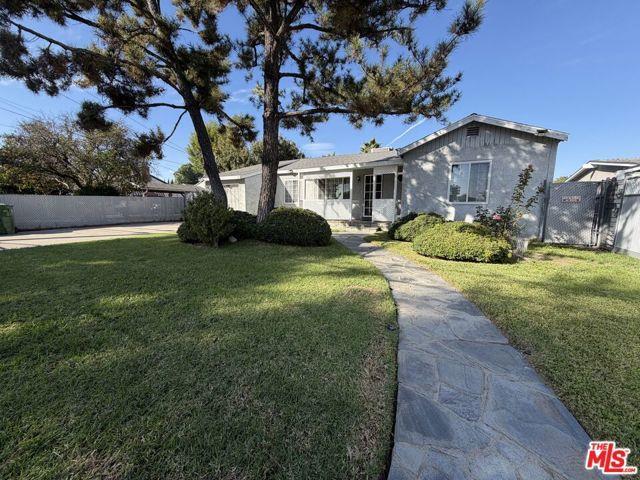 Foto del edificio - 18649 Chase St