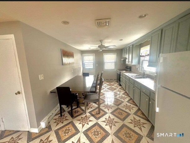 Foto del edificio - 48 Gates Ave