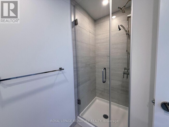 Building Photo - 1 Fairview Rd E