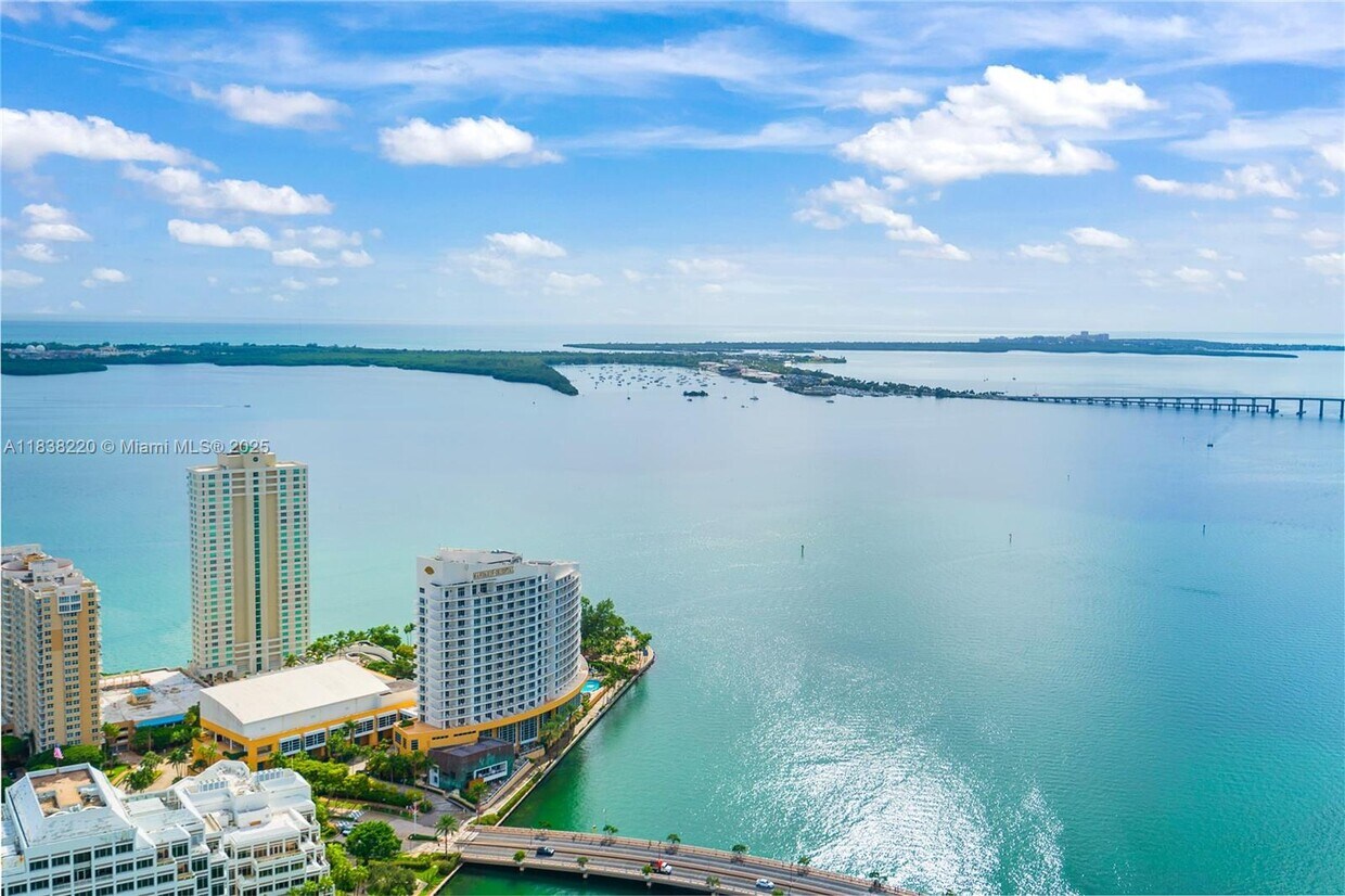 Foto principal - 495 Brickell Ave
