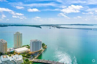 Building Photo - 495 Brickell Ave