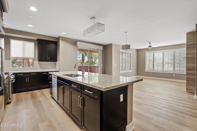 Foto del edificio - 4805 N Woodmere Fairway