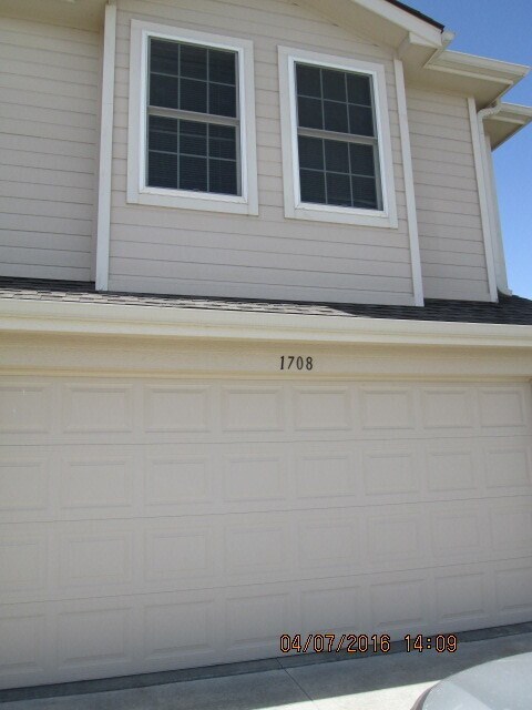 Foto del edificio - Beautiful Townhome Plenty of Space