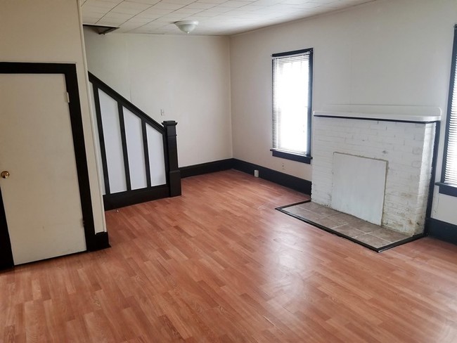 Foto del edificio - 712 W Franklin St
