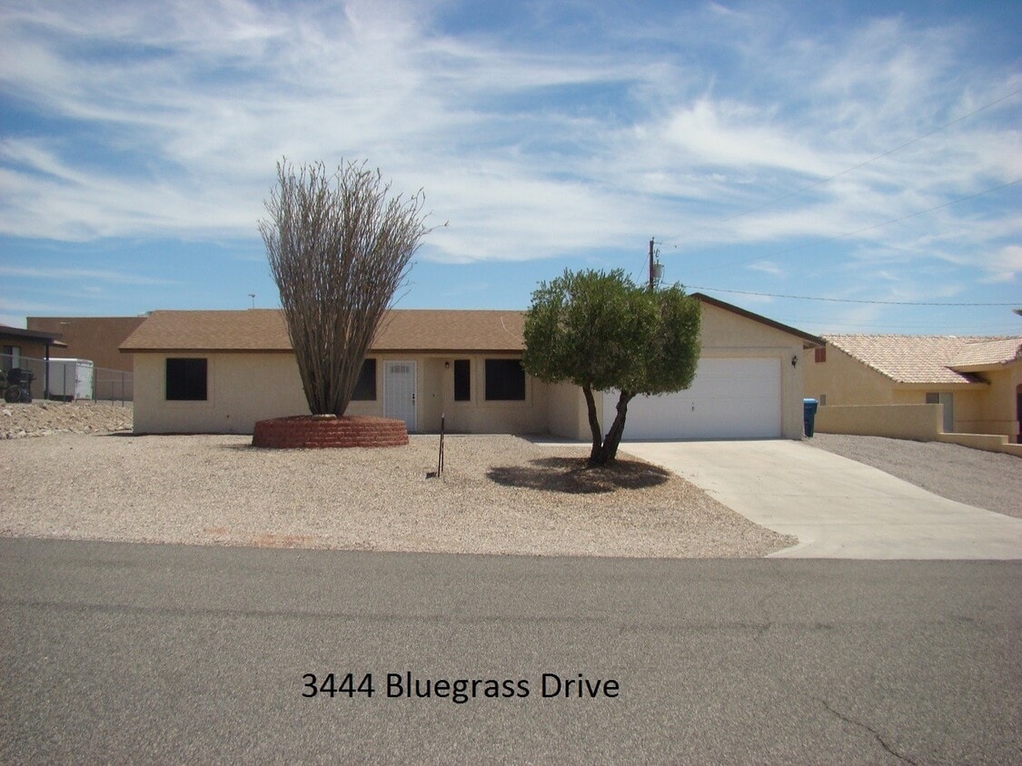 Foto principal - 3444 Bluegrass Dr