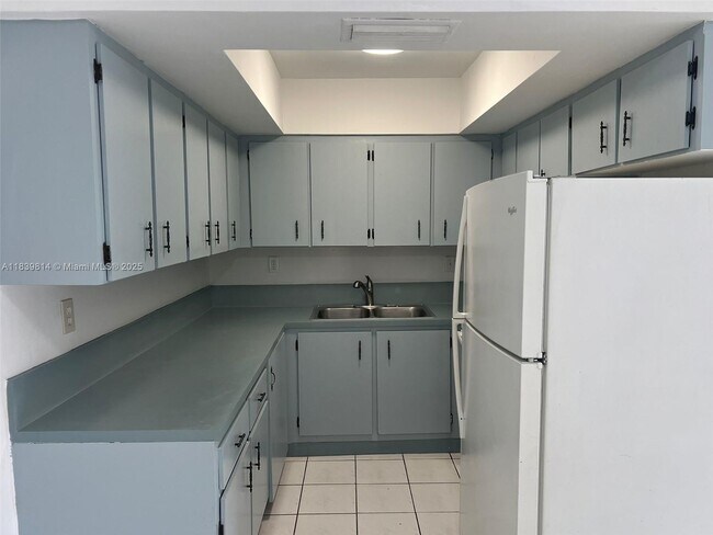 Foto del edificio - 5310 NW 22nd St