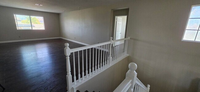 Foto del edificio - Large 6bed 4bath San Jacinto Beauty!