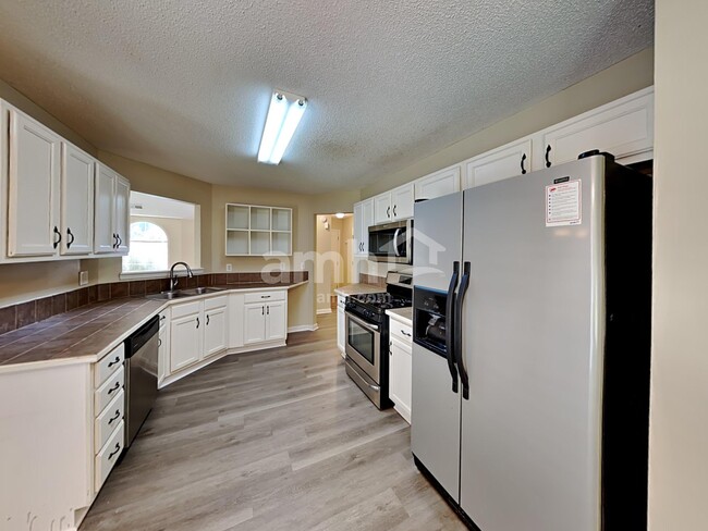 Building Photo - 3150 Peartree Dr NW