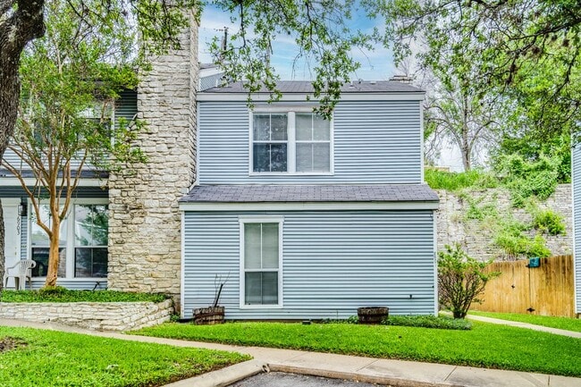 Building Photo - 6901 Old Quarry Ln