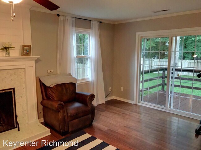 Building Photo - 3 br, 2.5 bath House - 2425 Crowncrest Drive
