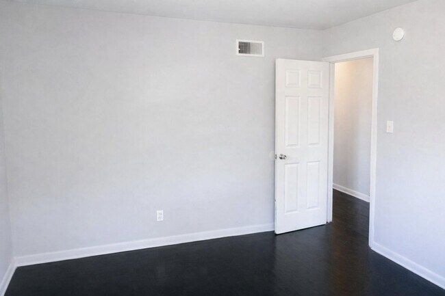 Foto del edificio - 1219 E Cherry St