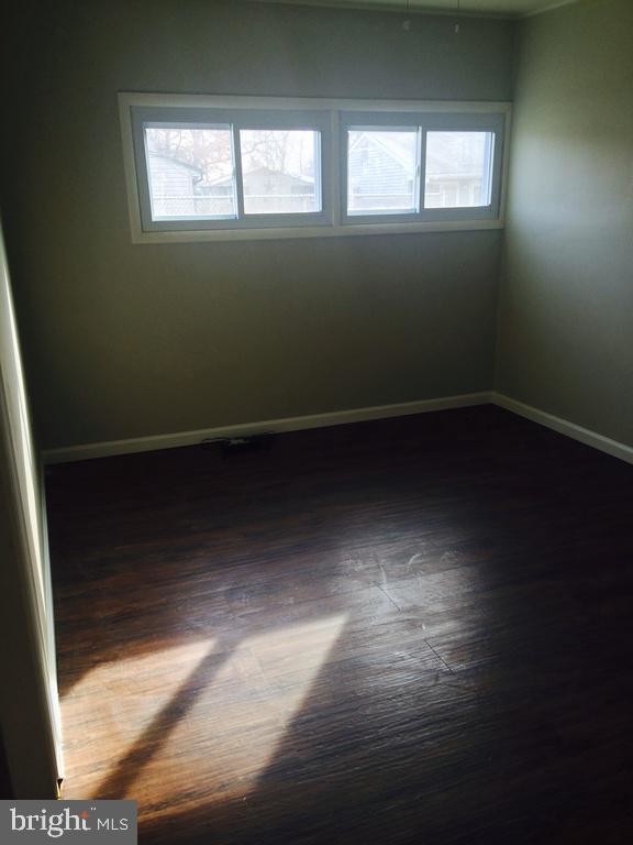Building Photo - 40 Elm Ln