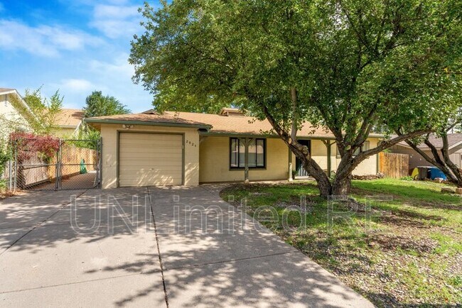 Foto del edificio - 2924 N Jamison Blvd