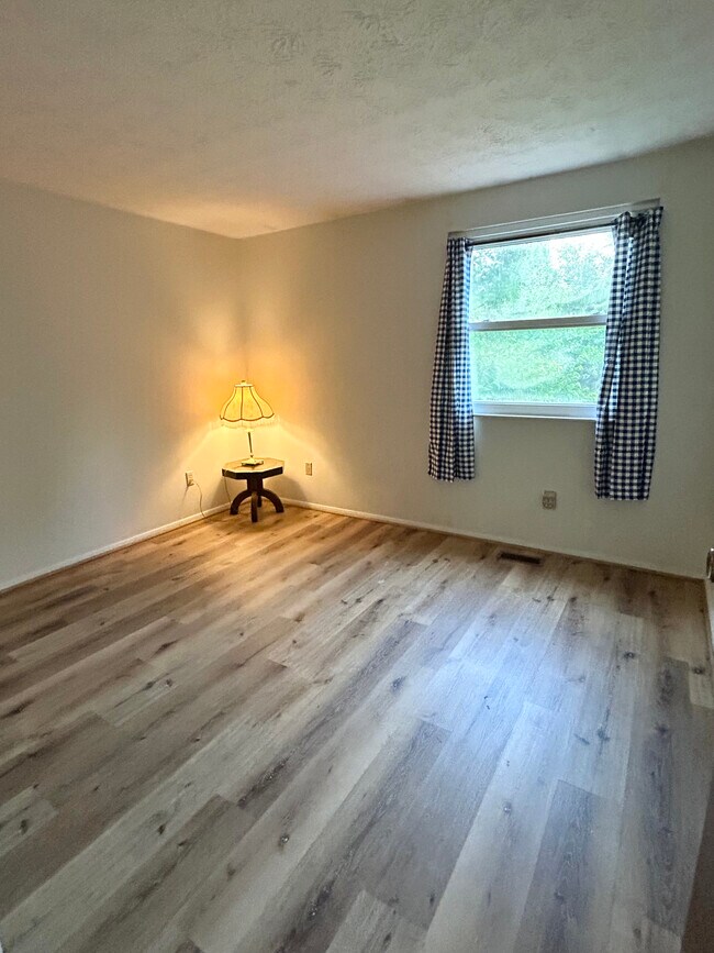 Foto del edificio - 12146 Birchhill Dr