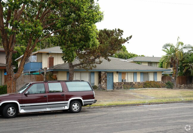 Building Photo - 12102 Laguna St