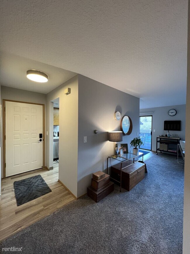 Building Photo - 2 br, 2 bath Condo - 12506 Southeast Stark...