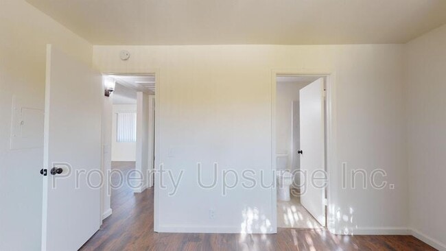 Building Photo - 715 Mary St