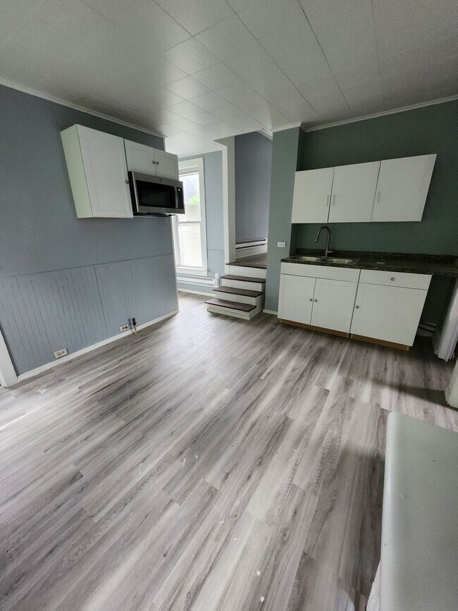 Foto del edificio - East side 3 bedroom apartment
