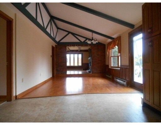 Building Photo - 87 N Spencer Rd