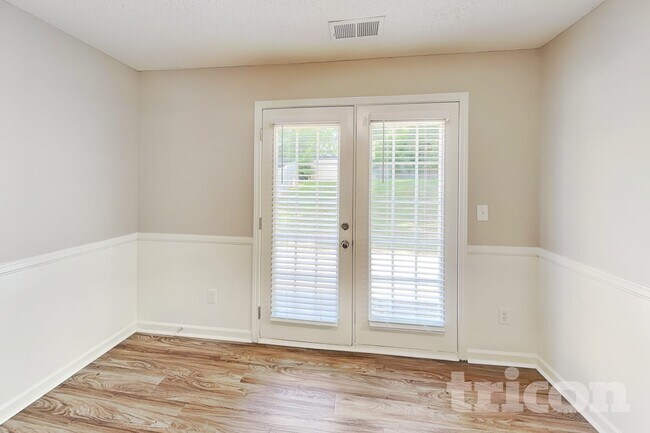 Foto del edificio - 3912 Farlow Rd