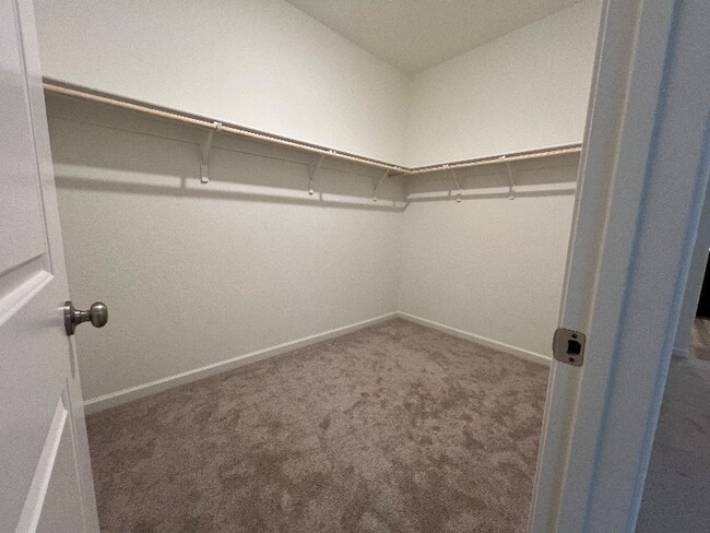 Building Photo - 514 Bedfordshire Dr