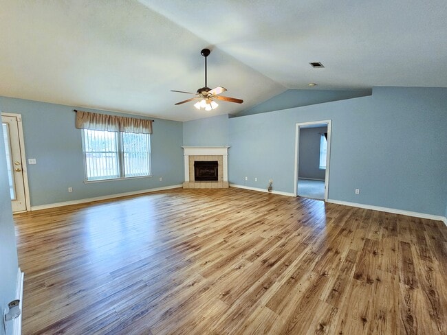 Foto del edificio - 5168 Whitehurst Ln